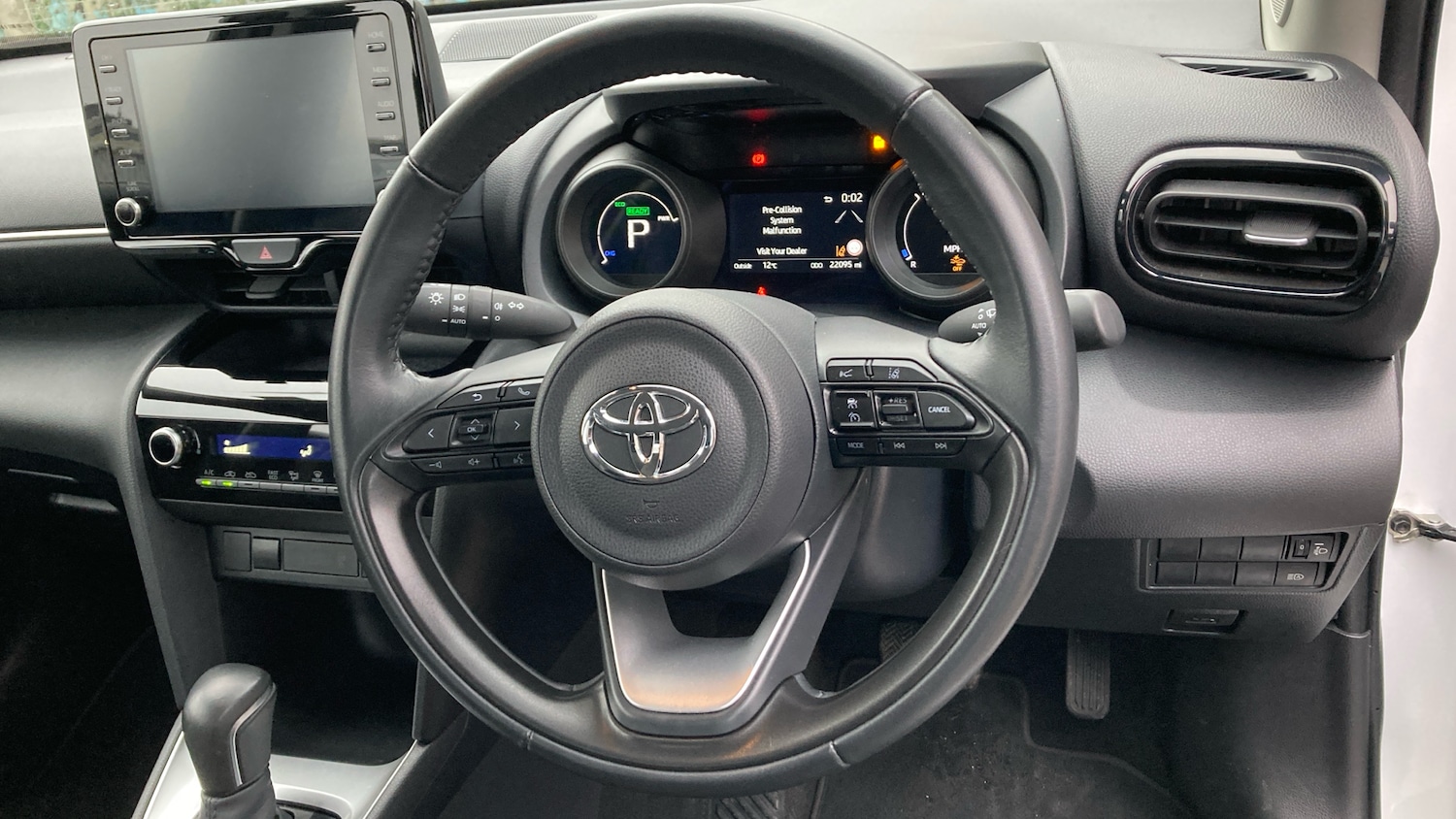 Used Toyota Yaris Cross 2024 for sale - 77592685: Photo 8