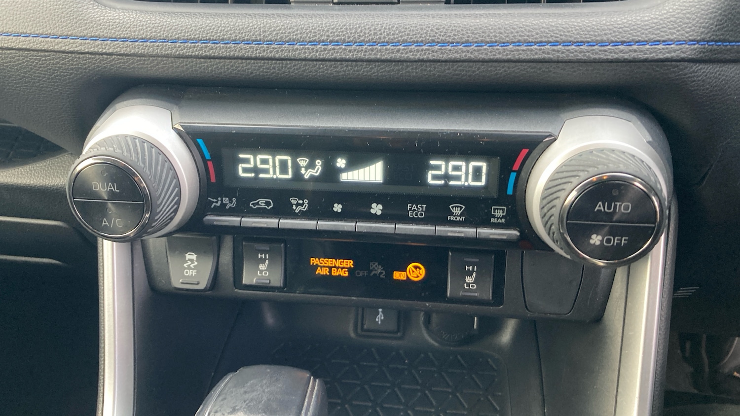 Used Toyota RAV4 2020 for sale - 77836774: Photo 40