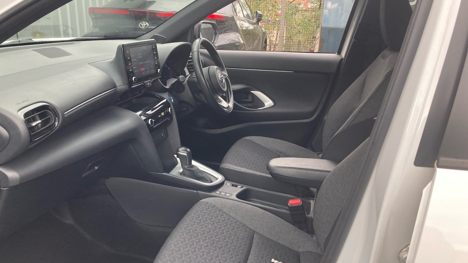 Used Toyota Yaris Cross 2022 for sale - 77033317: Photo 10