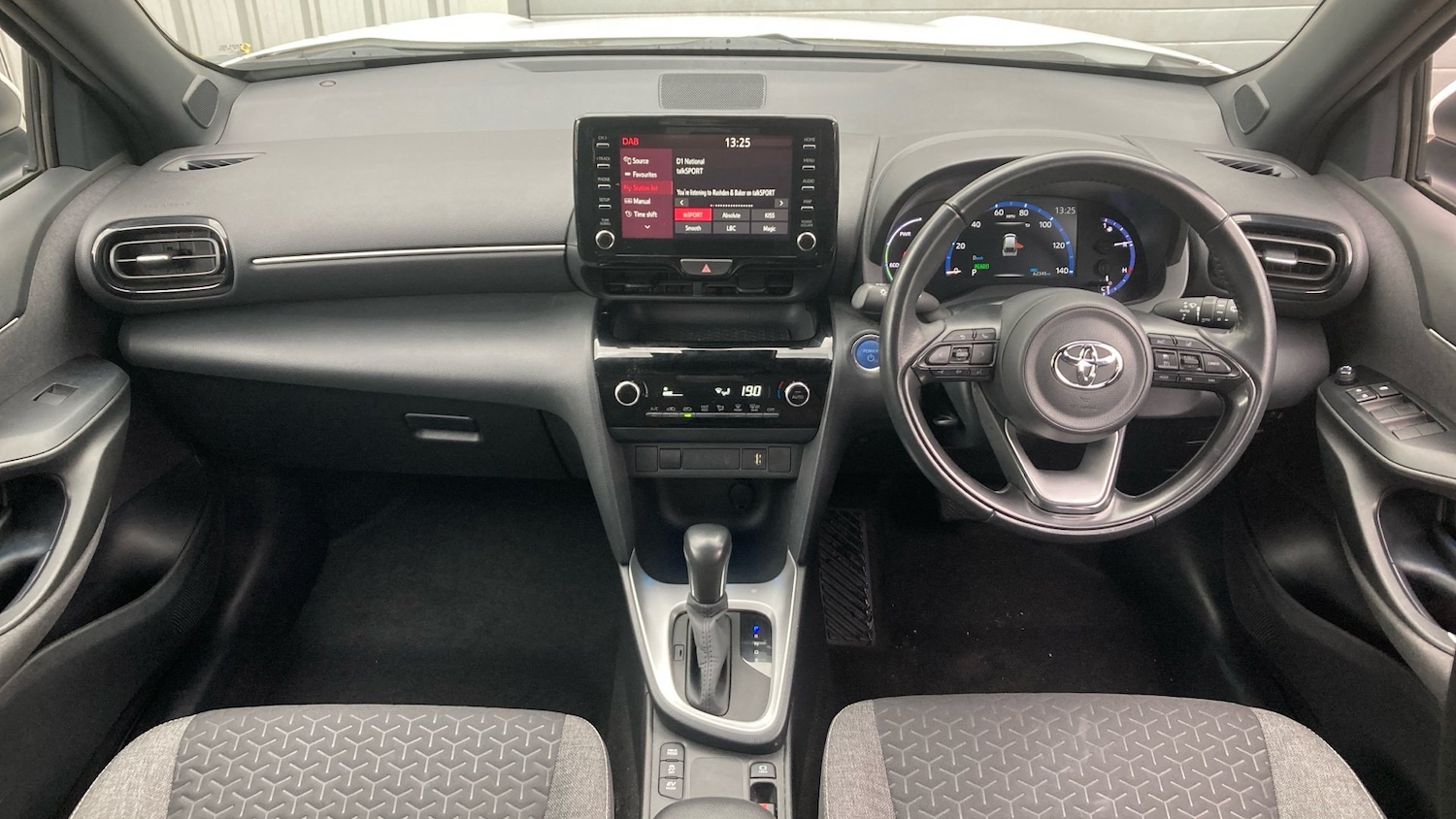 Used Toyota Yaris Cross 2022 for sale - 77033317: Photo 5