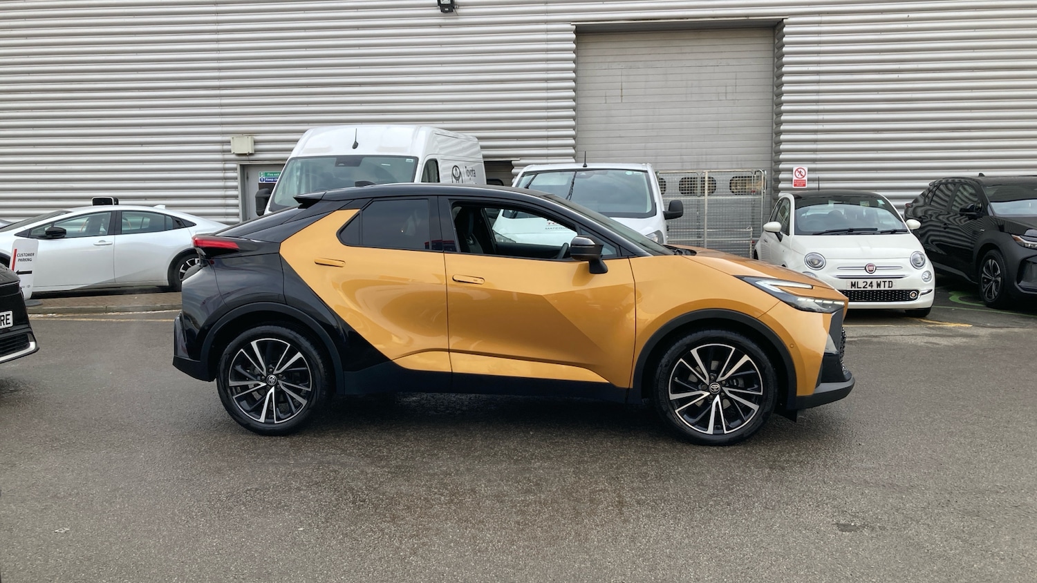Used Toyota C-HR 2024 for sale - 77124020: Photo 16