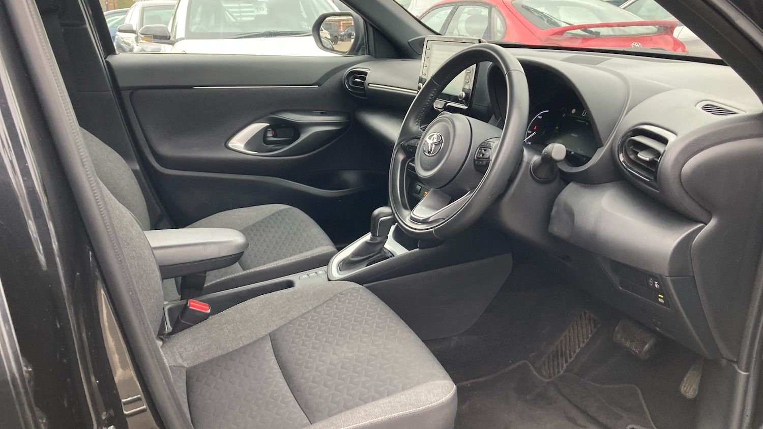 Used Toyota Yaris Cross 2024 for sale - 77690624: Photo 11