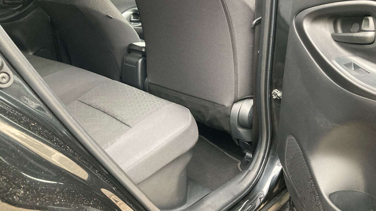 Used Toyota Yaris Cross 2024 for sale - 77690624: Photo 12