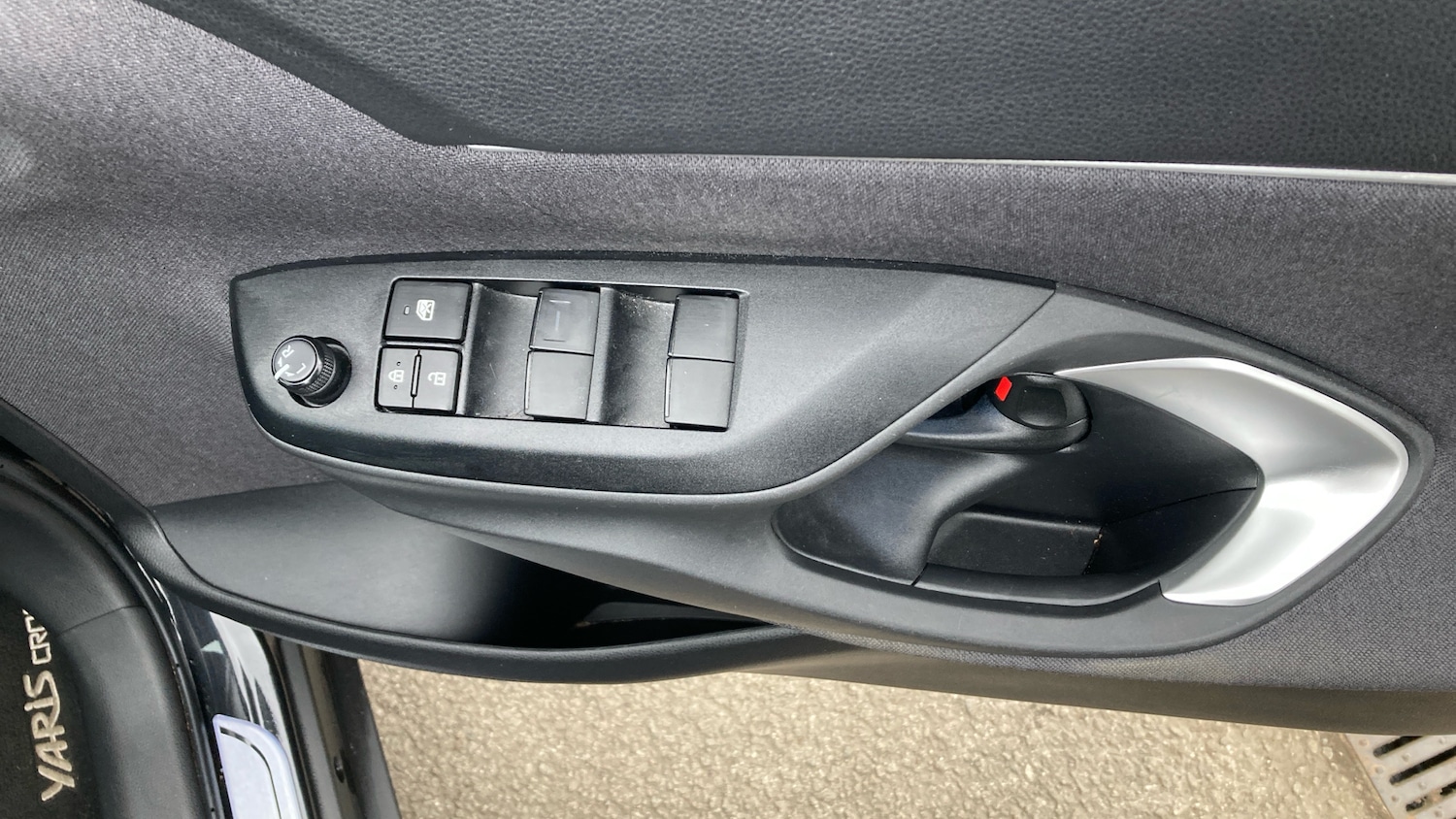 Used Toyota Yaris Cross 2024 for sale - 77690624: Photo 32