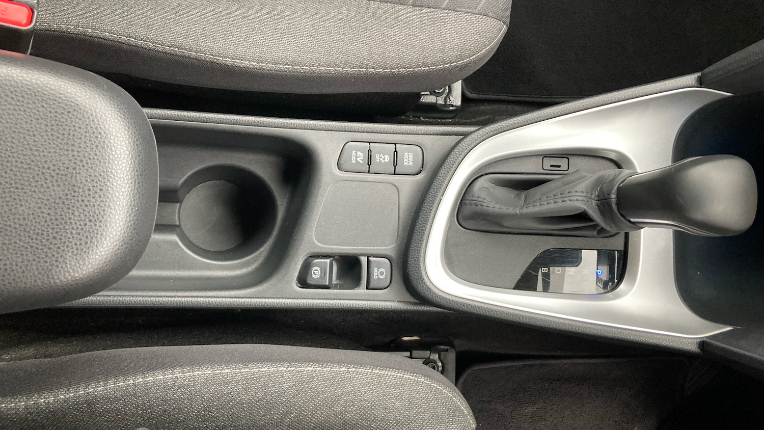 Used Toyota Yaris Cross 2024 for sale - 77690624: Photo 36