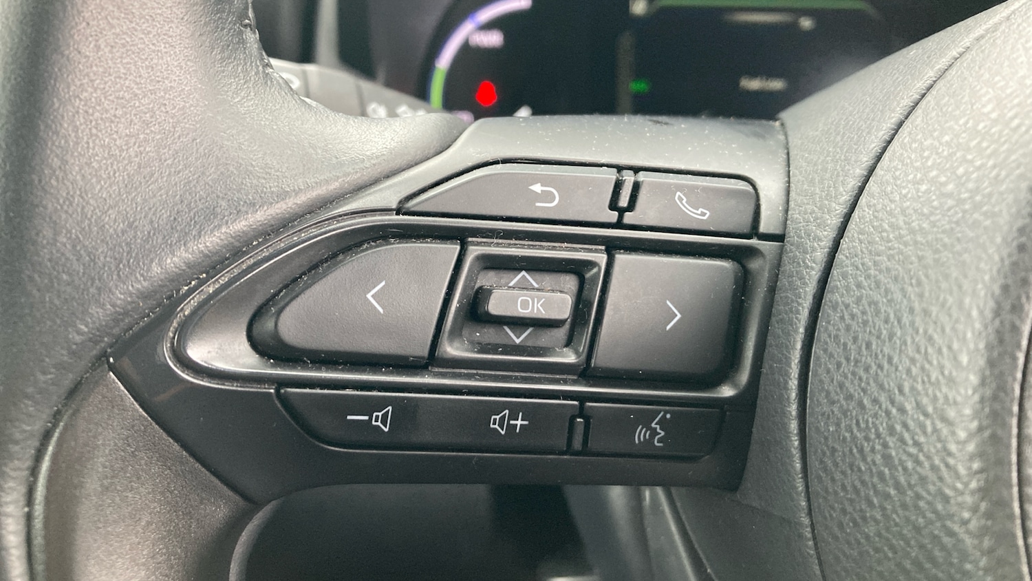 Used Toyota Yaris Cross 2024 for sale - 77690624: Photo 40