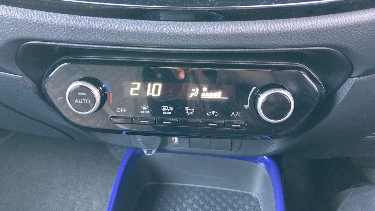 Used Toyota Aygo X 2023 for sale - 77298264: Photo 40