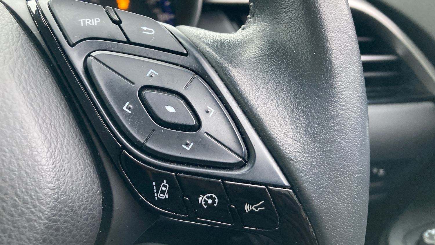 Used Toyota C-HR 2023 for sale - 77046176: Photo 26