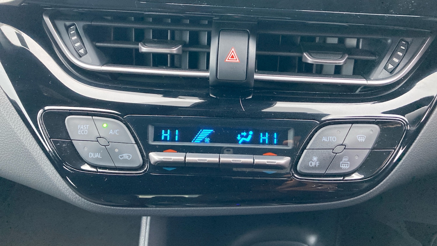 Used Toyota C-HR 2023 for sale - 77046176: Photo 28