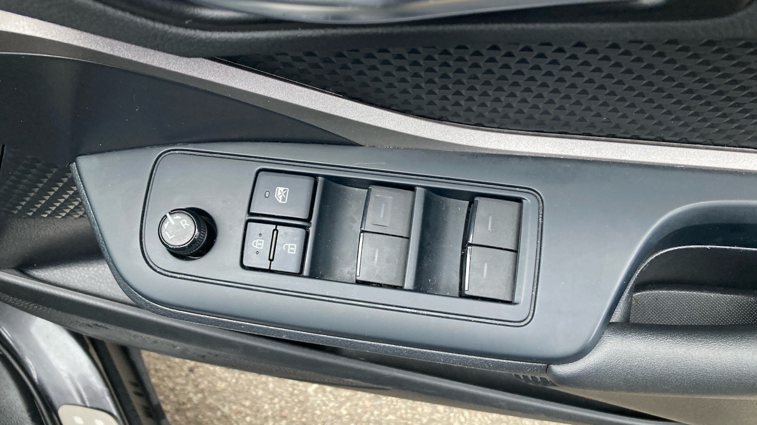 Used Toyota C-HR 2023 for sale - 77046176: Photo 33