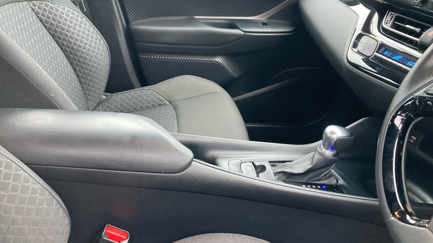 Used Toyota C-HR 2023 for sale - 77046176: Photo 35