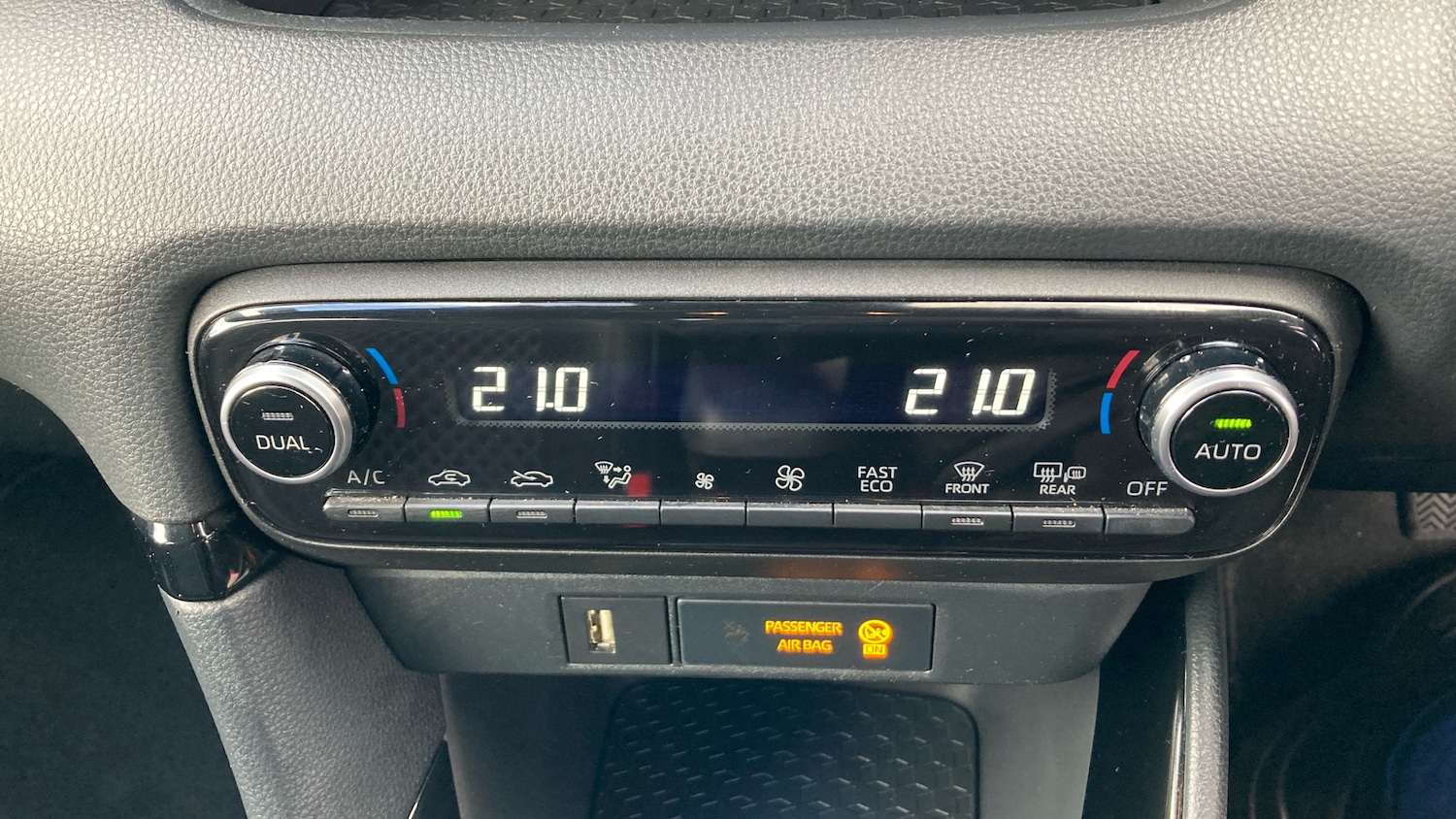 Used Toyota Yaris 2021 for sale - 77617760: Photo 35