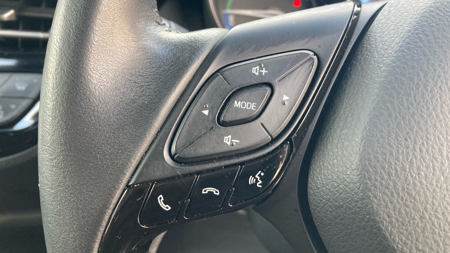 Used Toyota C-HR 2022 for sale - 76257575: Photo 36