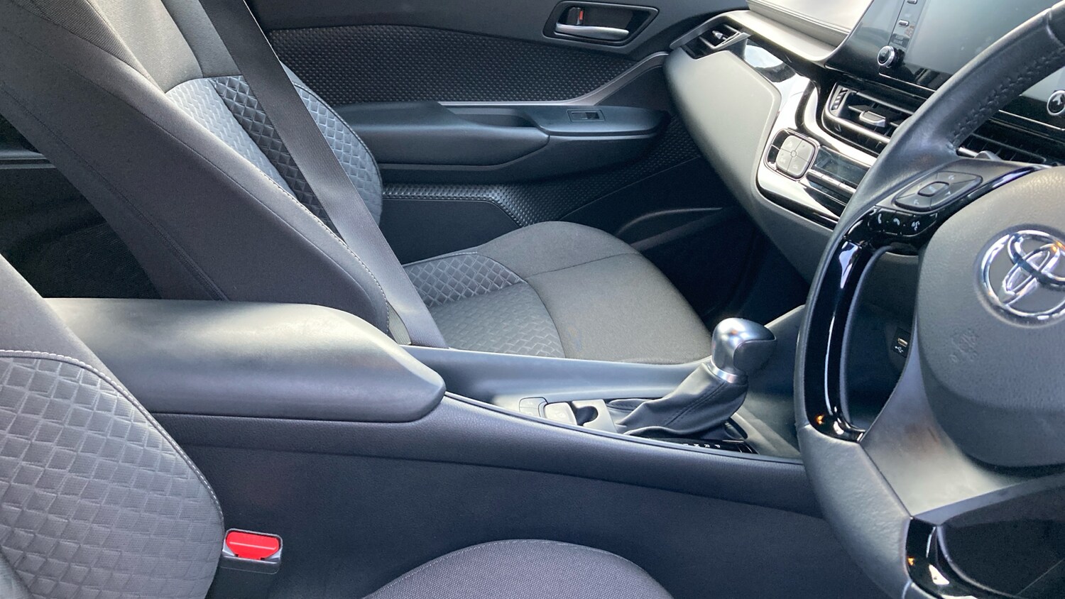 Used Toyota C-HR 2023 for sale - 77366049: Photo 34