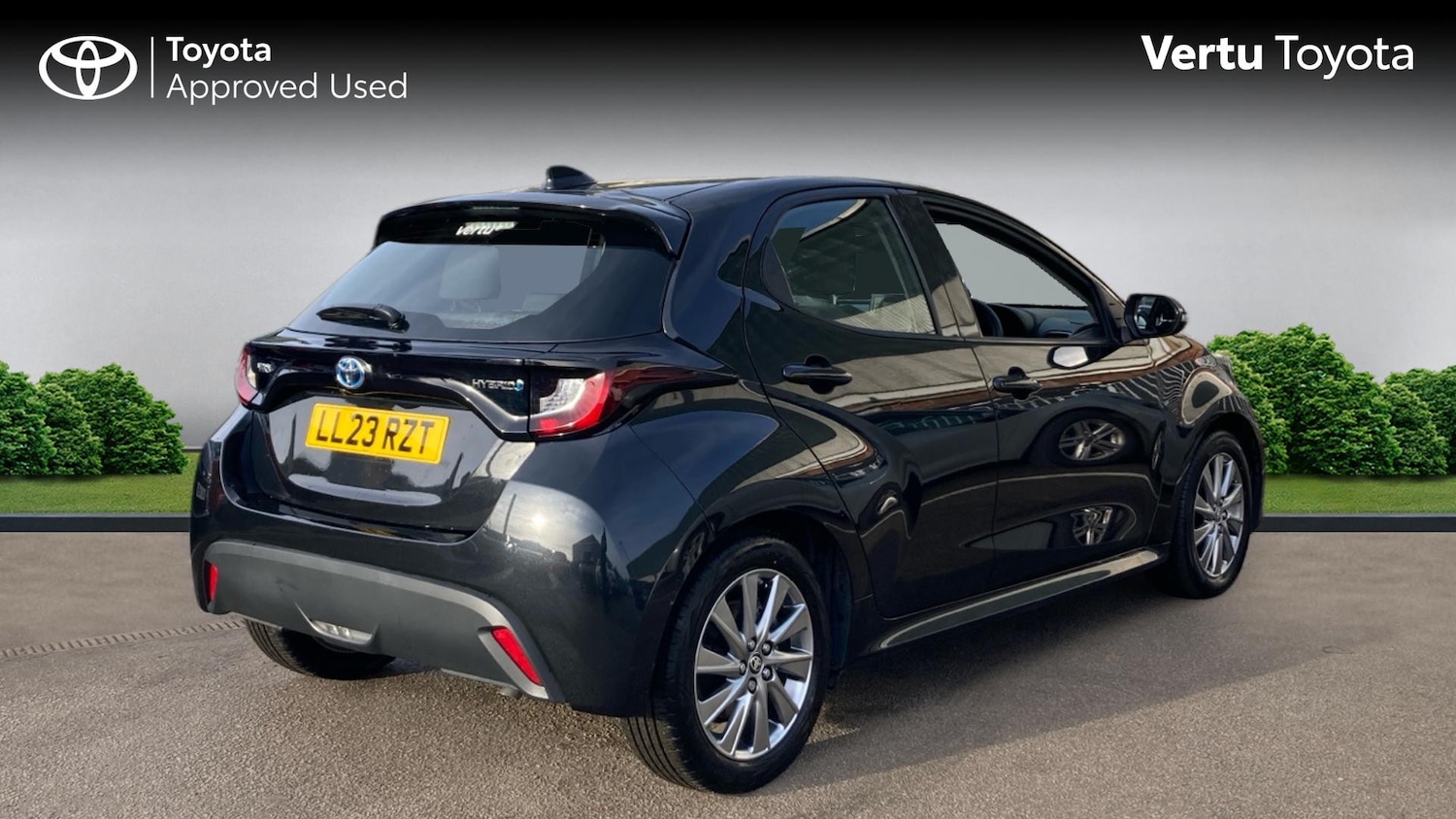 Used Toyota Yaris 2023 for sale - 76945316: Photo 2