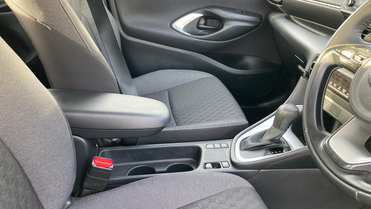 Used Toyota Yaris 2023 for sale - 76945316: Photo 34