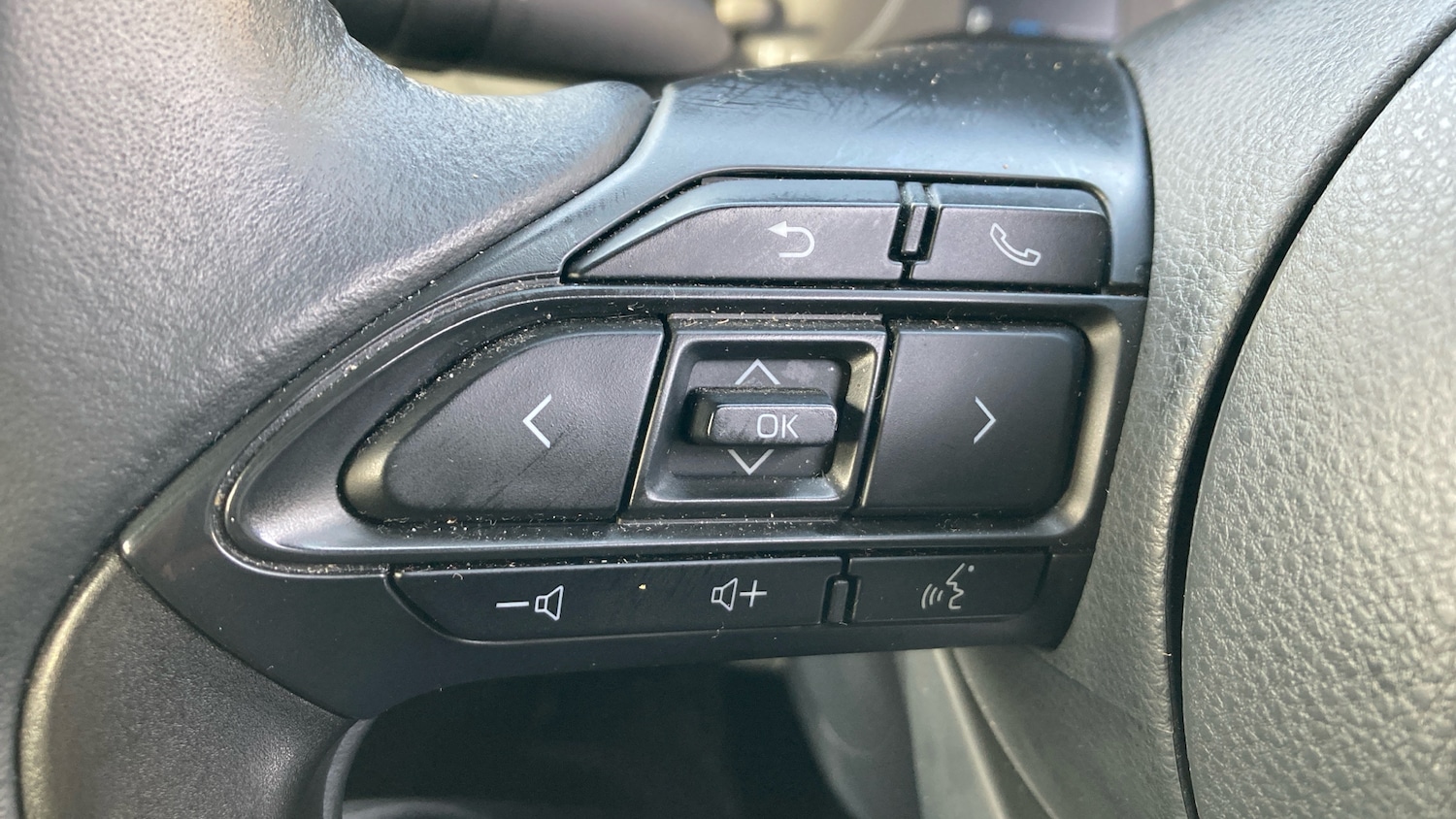 Used Toyota Yaris 2023 for sale - 76945316: Photo 37