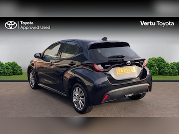 Used Toyota Yaris 2023 for sale - 76945316: Photo