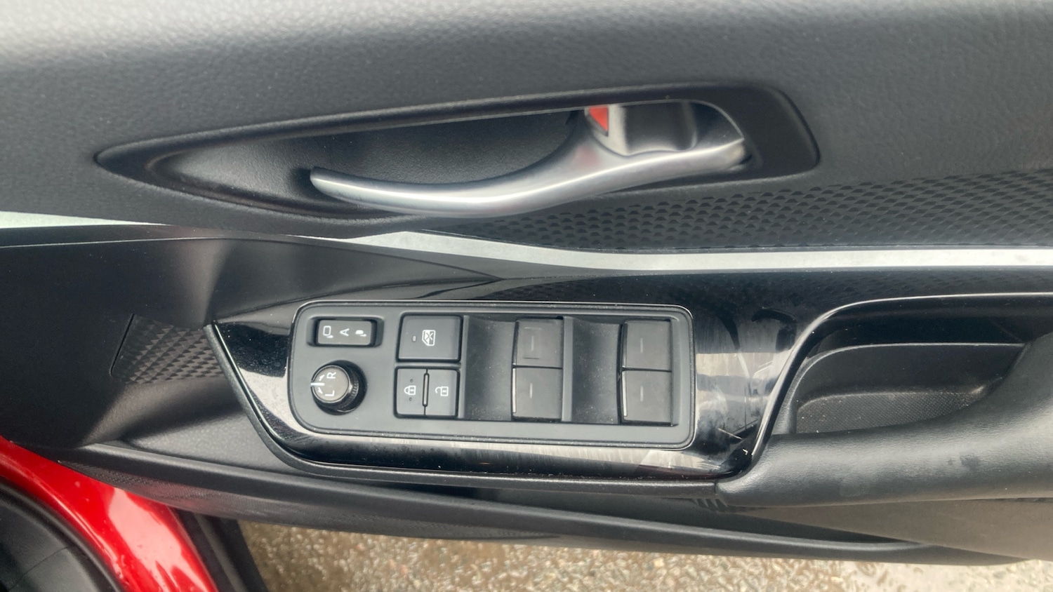 Used Toyota C-HR 2023 for sale - 77702584: Photo 32