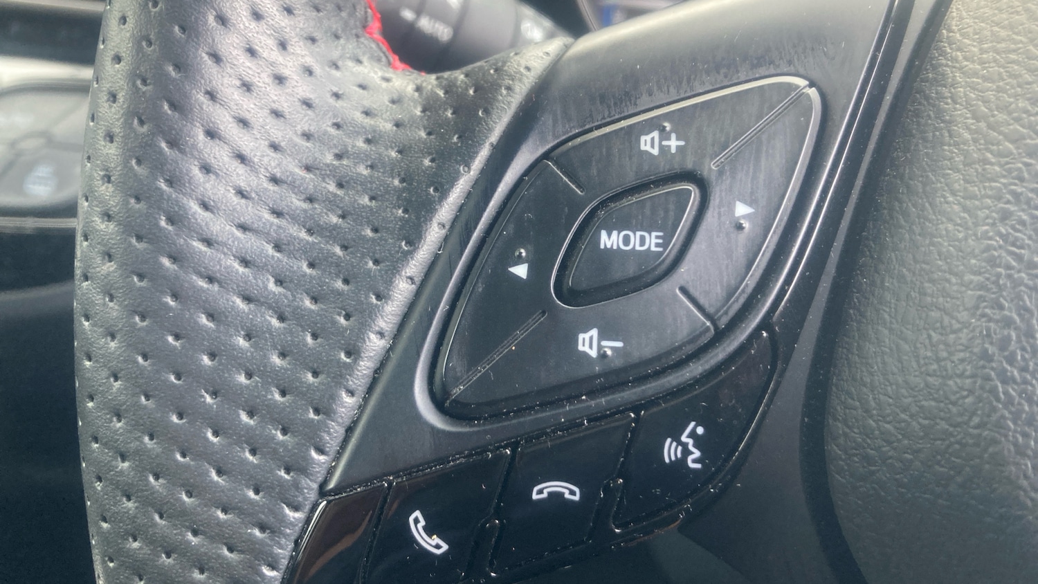 Used Toyota C-HR 2023 for sale - 77702584: Photo 38