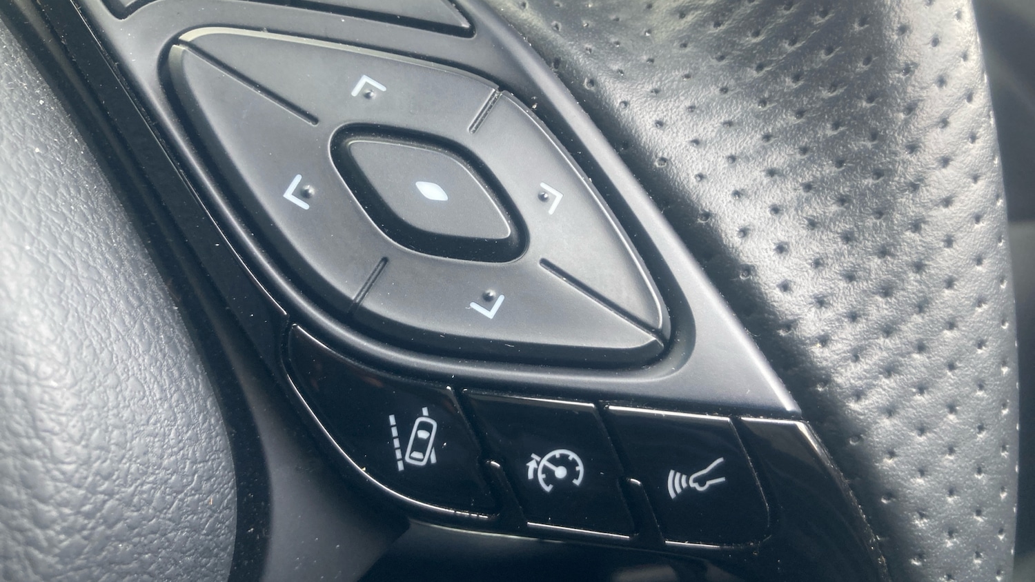 Used Toyota C-HR 2023 for sale - 77702584: Photo 39