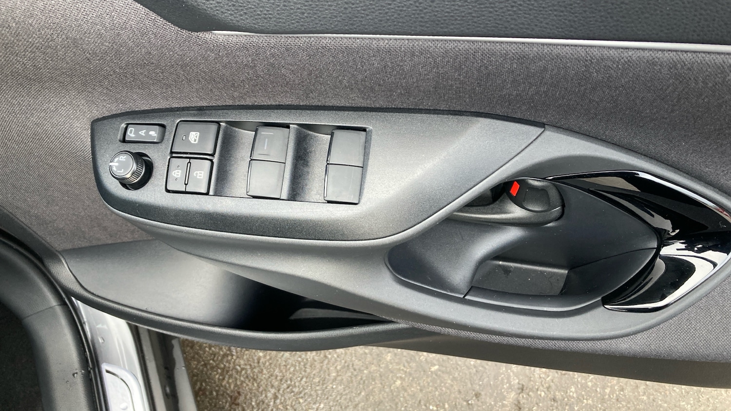 Used Toyota Yaris Cross 2025 for sale - 77247782: Photo 32