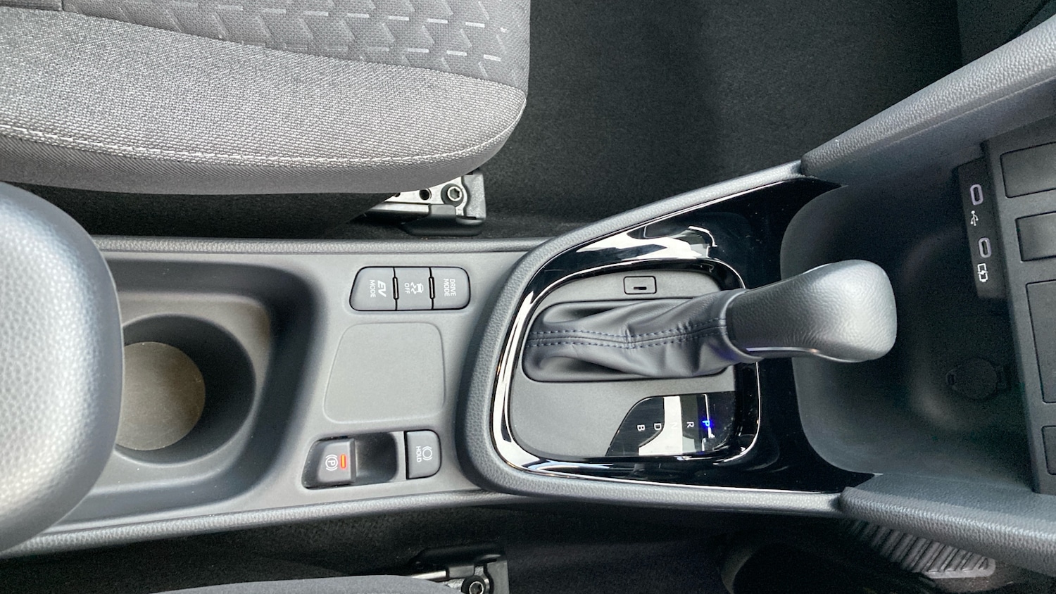 Used Toyota Yaris Cross 2025 for sale - 77247782: Photo 40