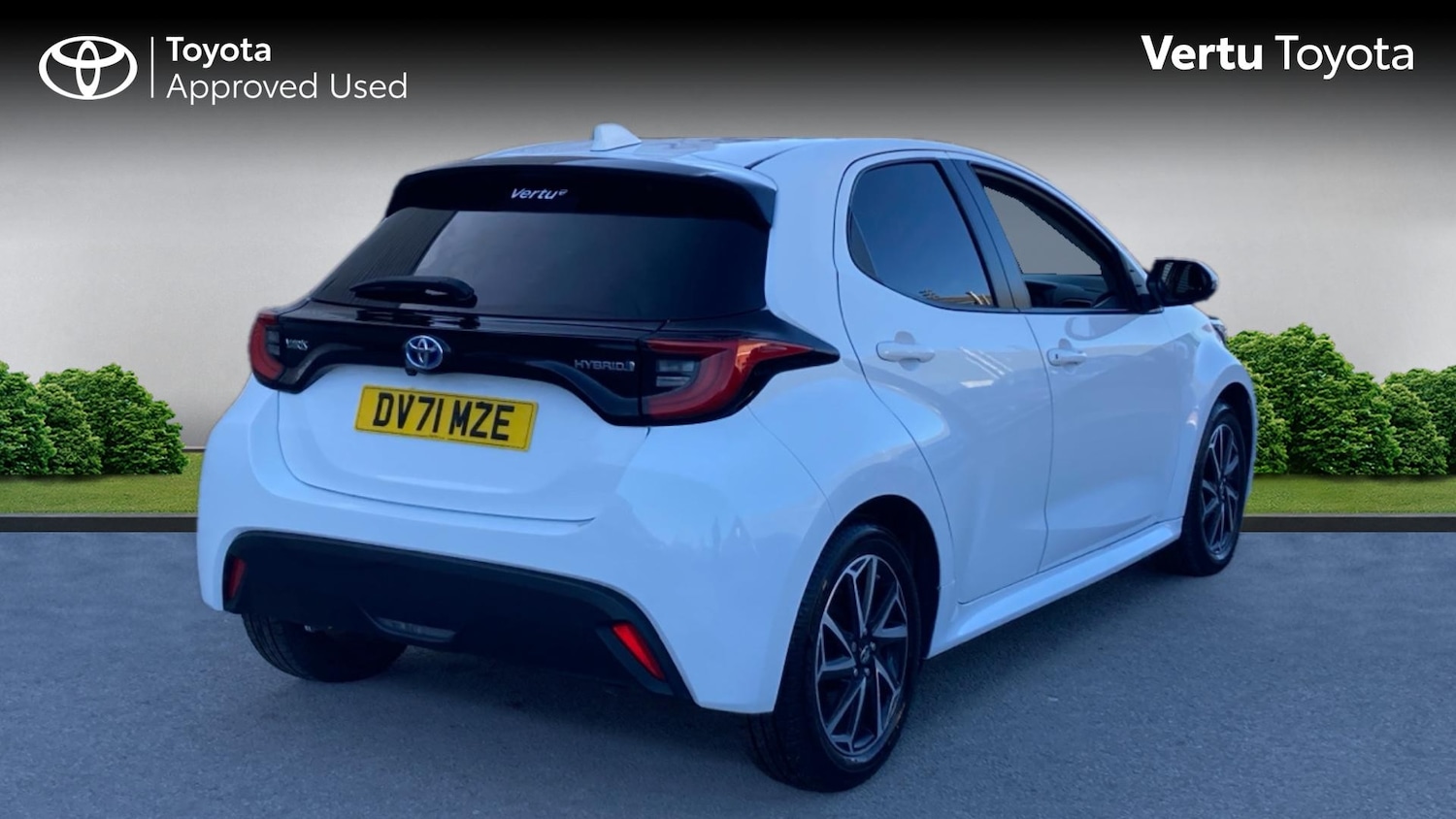 Used Toyota Yaris 2021 for sale - 76588937: Photo 2