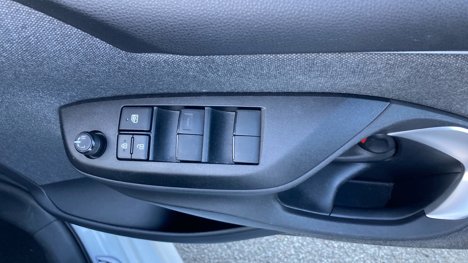 Used Toyota Yaris 2021 for sale - 76588937: Photo 32