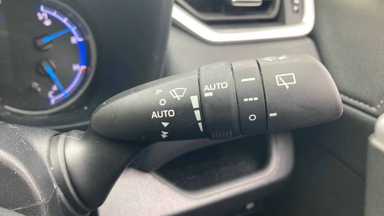 Used Toyota RAV4 2021 for sale - 78175654: Photo 28