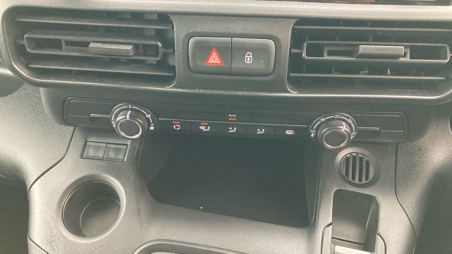 Used Toyota ProAce 2022 for sale - 76980777: Photo 37