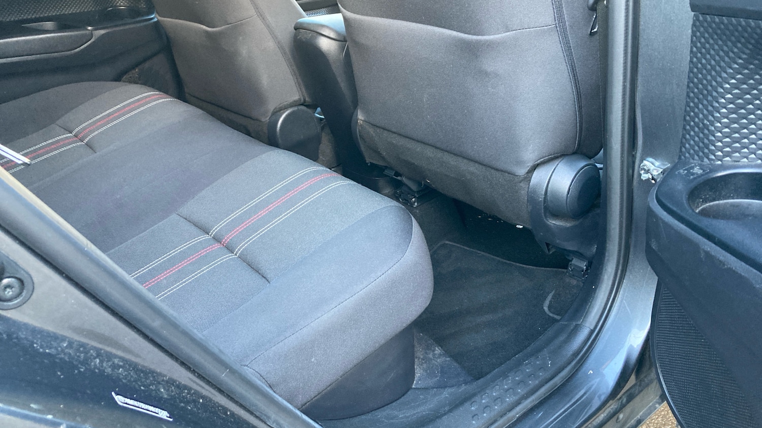 Used Toyota C-HR 2023 for sale - 78010928: Photo 12