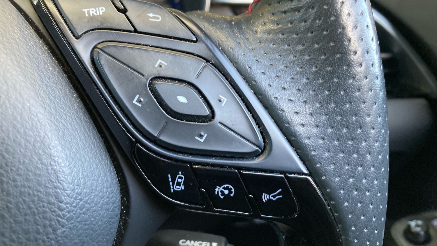 Used Toyota C-HR 2023 for sale - 78010928: Photo 36