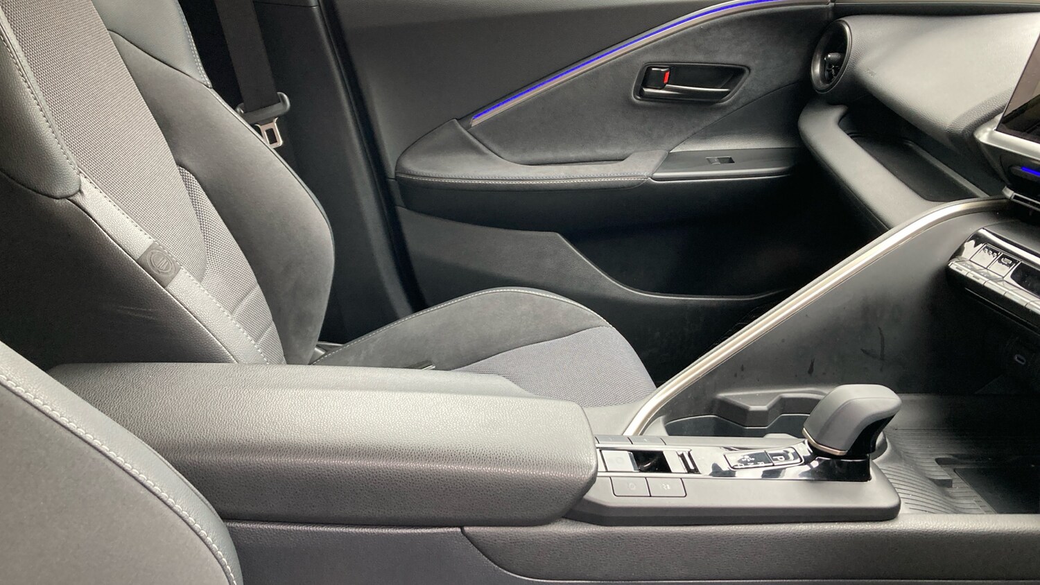 Used Toyota C-HR 2024 for sale - 78053438: Photo 33