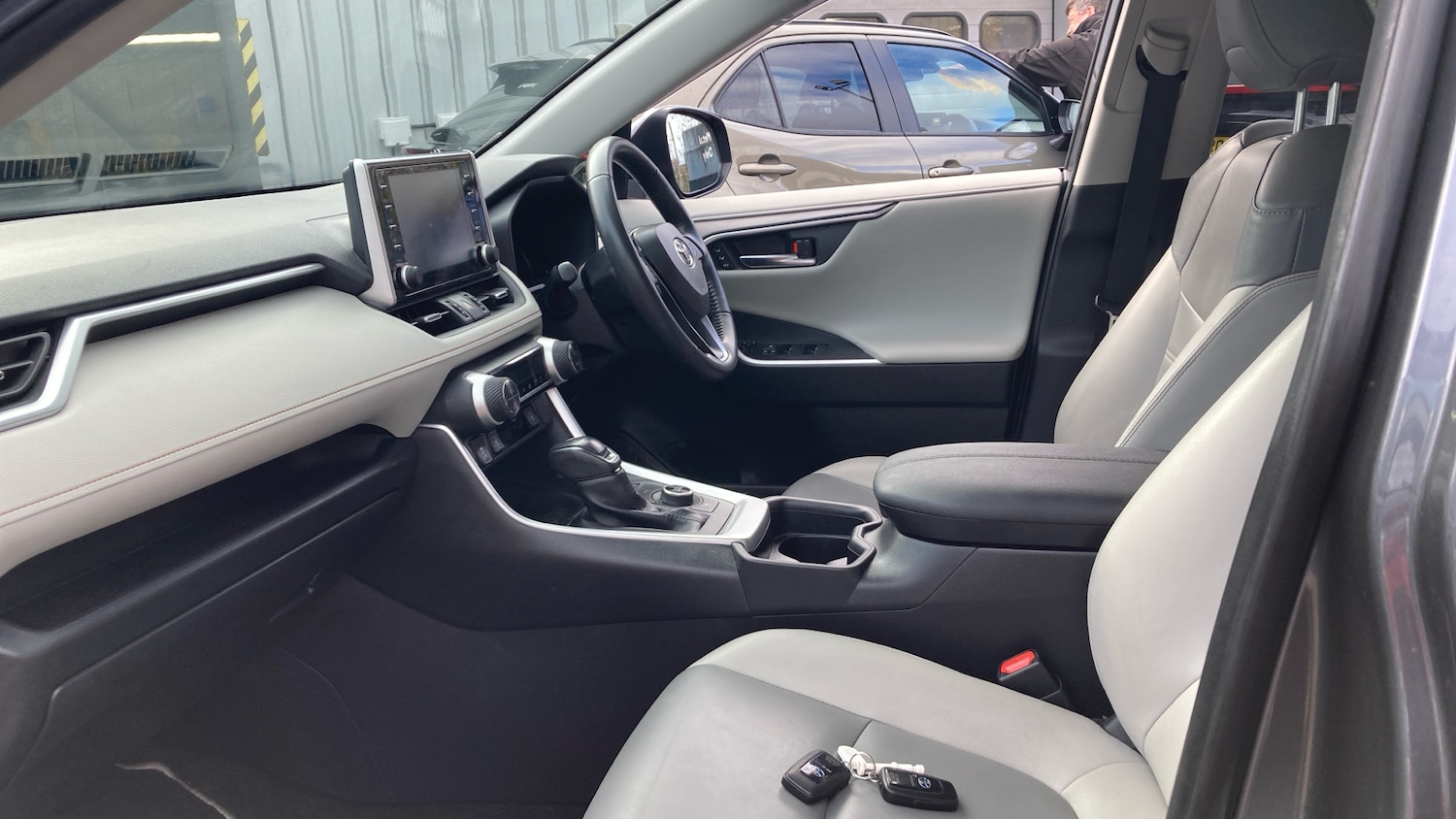 Used Toyota RAV4 2020 for sale - 76542746: Photo 10