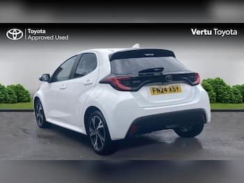 Used Toyota Yaris 2024 for sale - 79639484: Photo