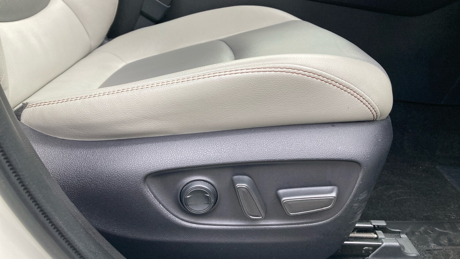 Used Toyota RAV4 2022 for sale - 77197927: Photo 34