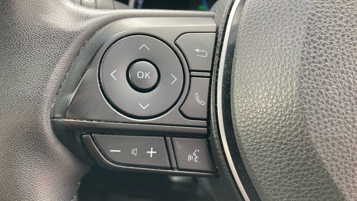 Used Toyota RAV4 2021 for sale - 76464340: Photo 31