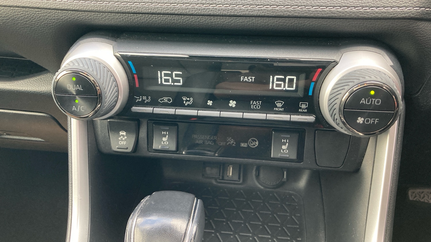 Used Toyota RAV4 2021 for sale - 76464340: Photo 32