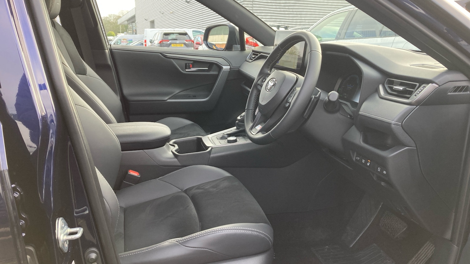 Used Toyota RAV4 2025 for sale - 77228123: Photo 11