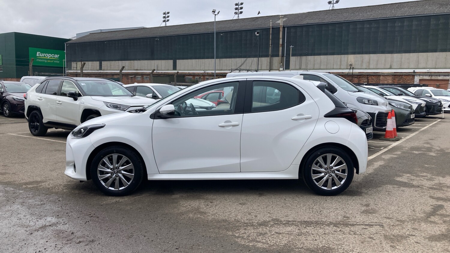 Used Toyota Yaris 2023 for sale - 77930524: Photo 17