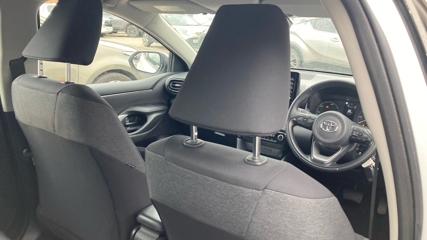 Used Toyota Yaris 2023 for sale - 77930524: Photo 20