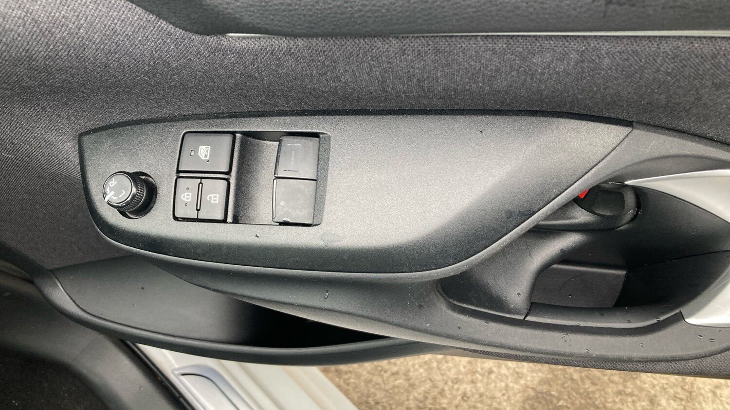 Used Toyota Yaris 2023 for sale - 77930524: Photo 30