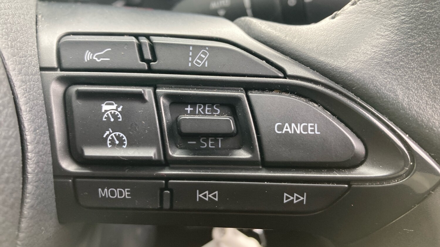 Used Toyota Yaris 2023 for sale - 77930524: Photo 39