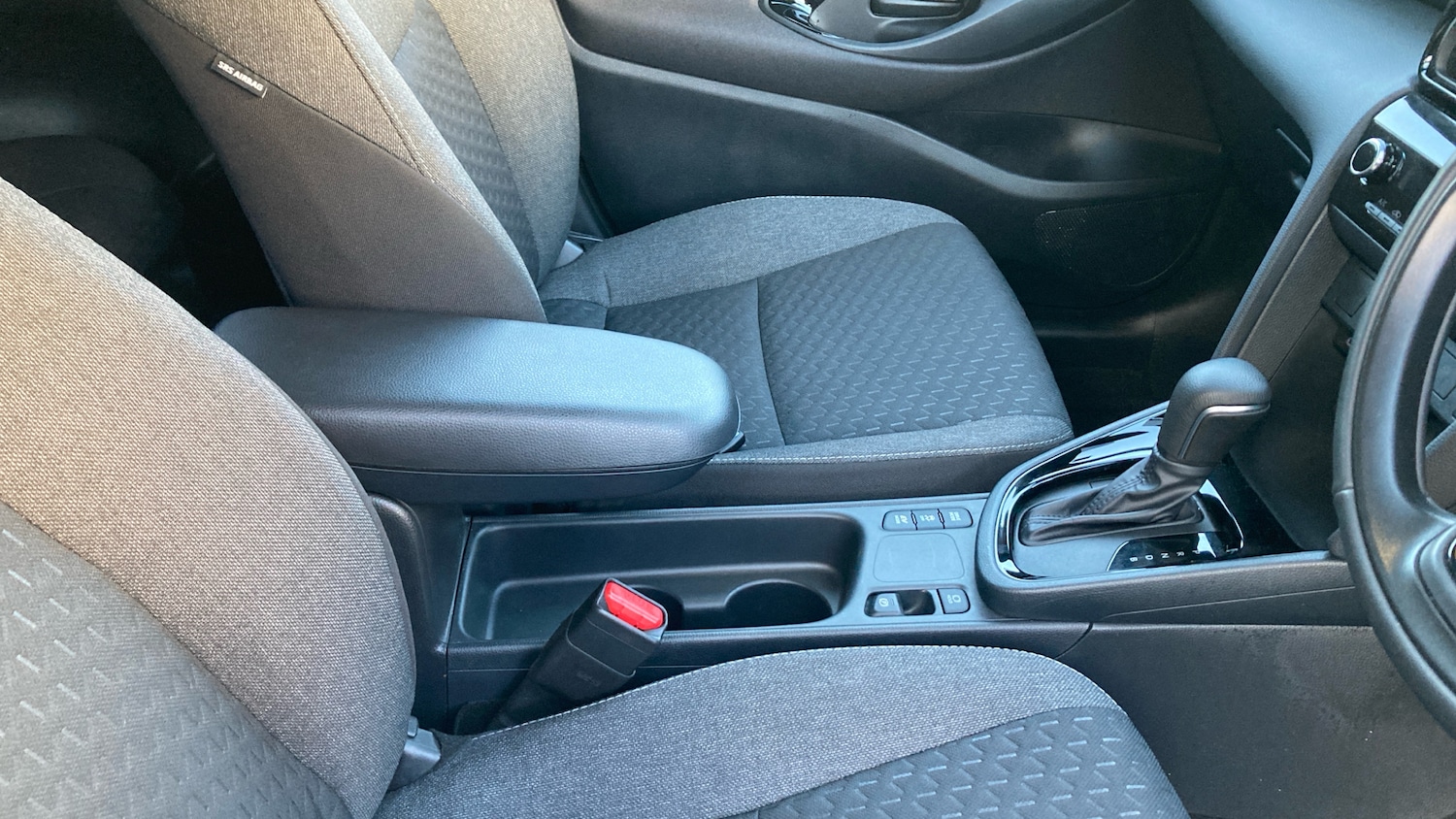 Used Toyota Yaris Cross 2025 for sale - 77062060: Photo 32