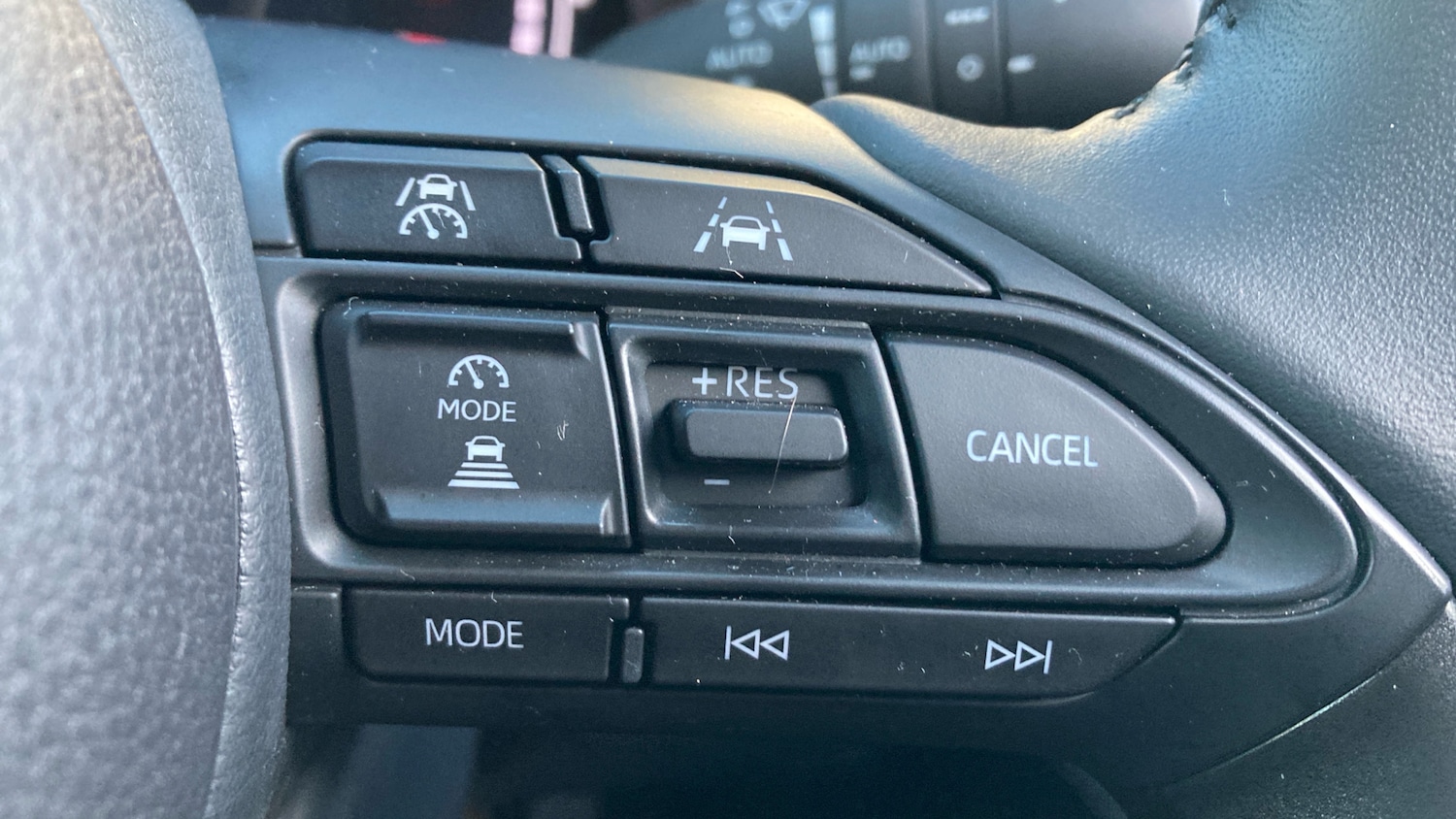 Used Toyota Yaris Cross 2025 for sale - 77062060: Photo 33