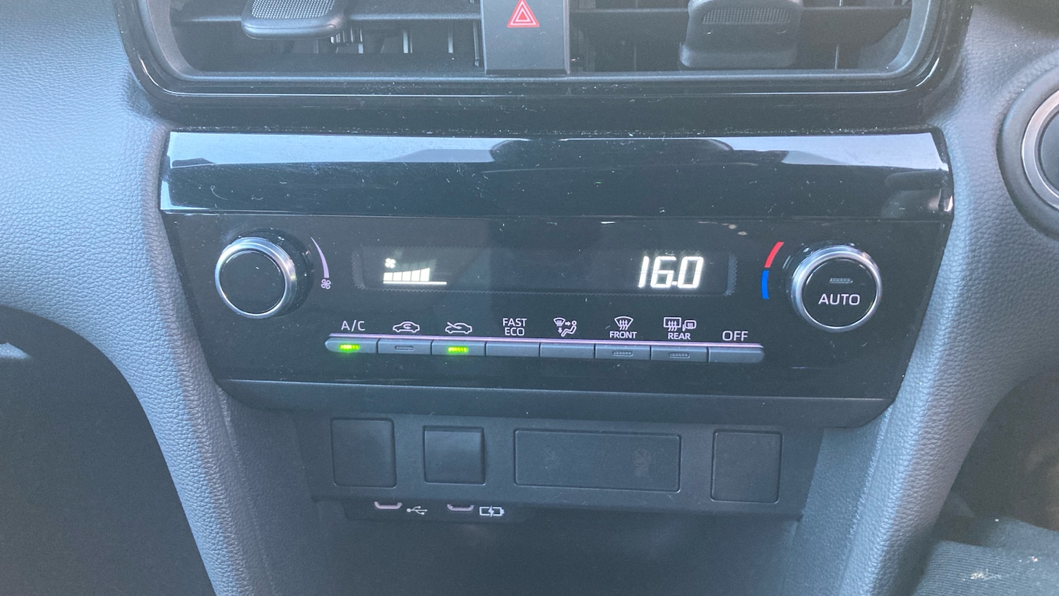 Used Toyota Yaris Cross 2025 for sale - 77062060: Photo 35