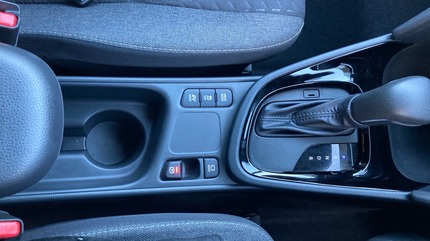 Used Toyota Yaris Cross 2025 for sale - 77062060: Photo 36