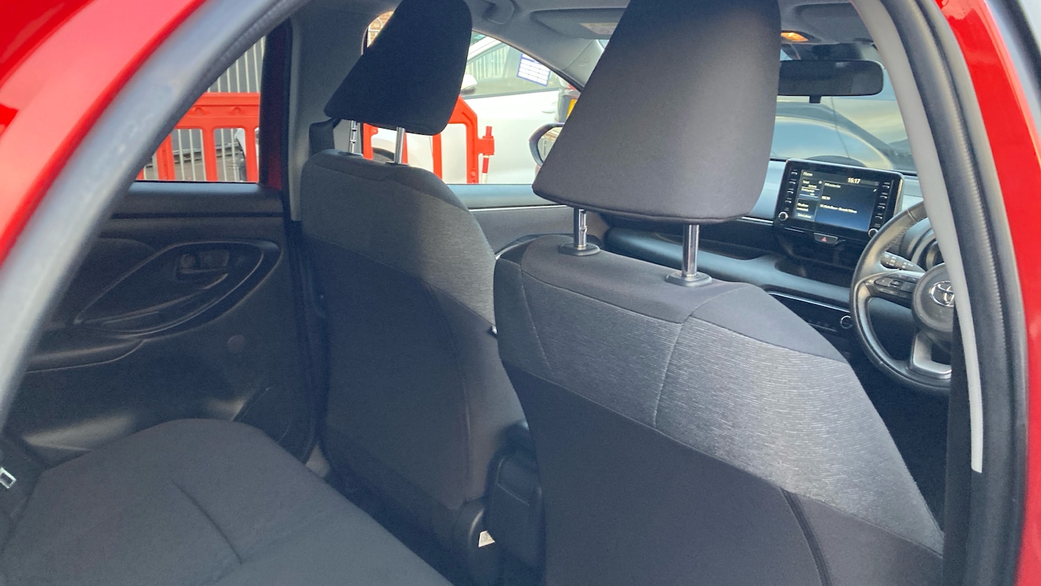 Used Toyota Yaris 2022 for sale - 77228092: Photo 20