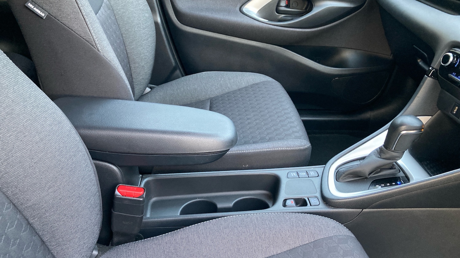 Used Toyota Yaris 2022 for sale - 77228092: Photo 35